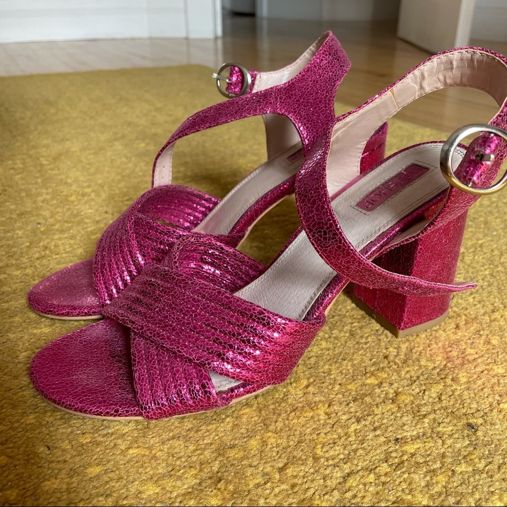 TOPSHOP Fuschia Chunky Sandals